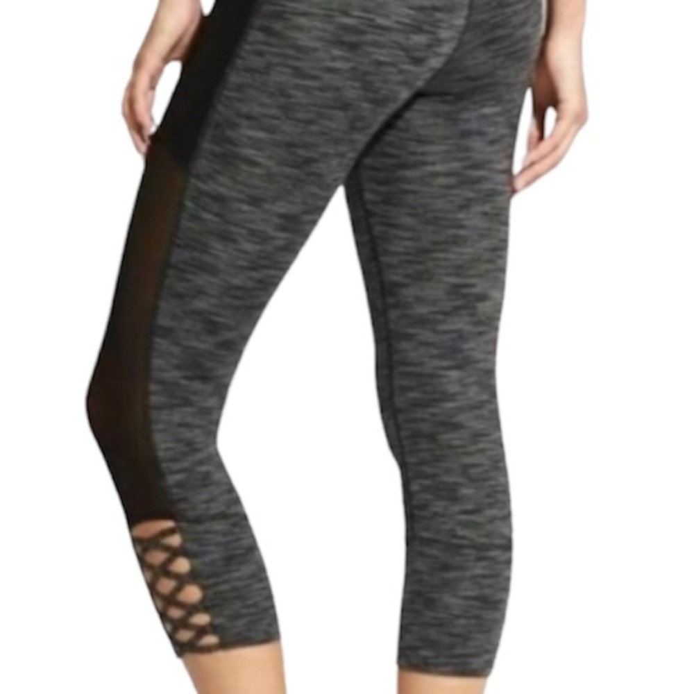 Athleta Mind Over Mat Capri Leggings Mesh Braid
